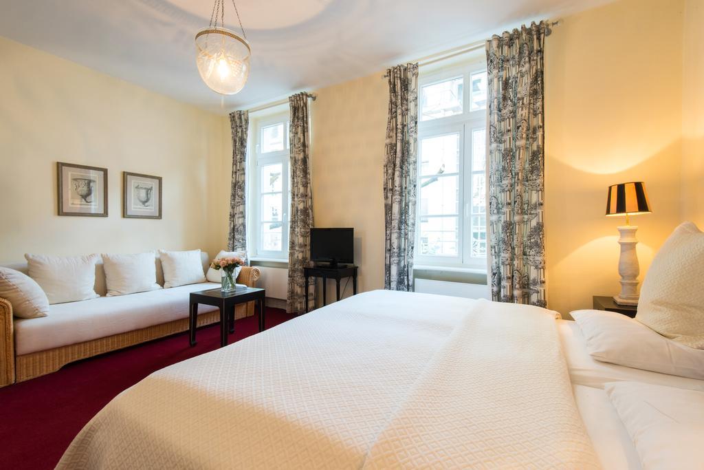 Dirazi Guesthouse & Apartments Gmbh 美因河畔法兰克福 外观 照片
