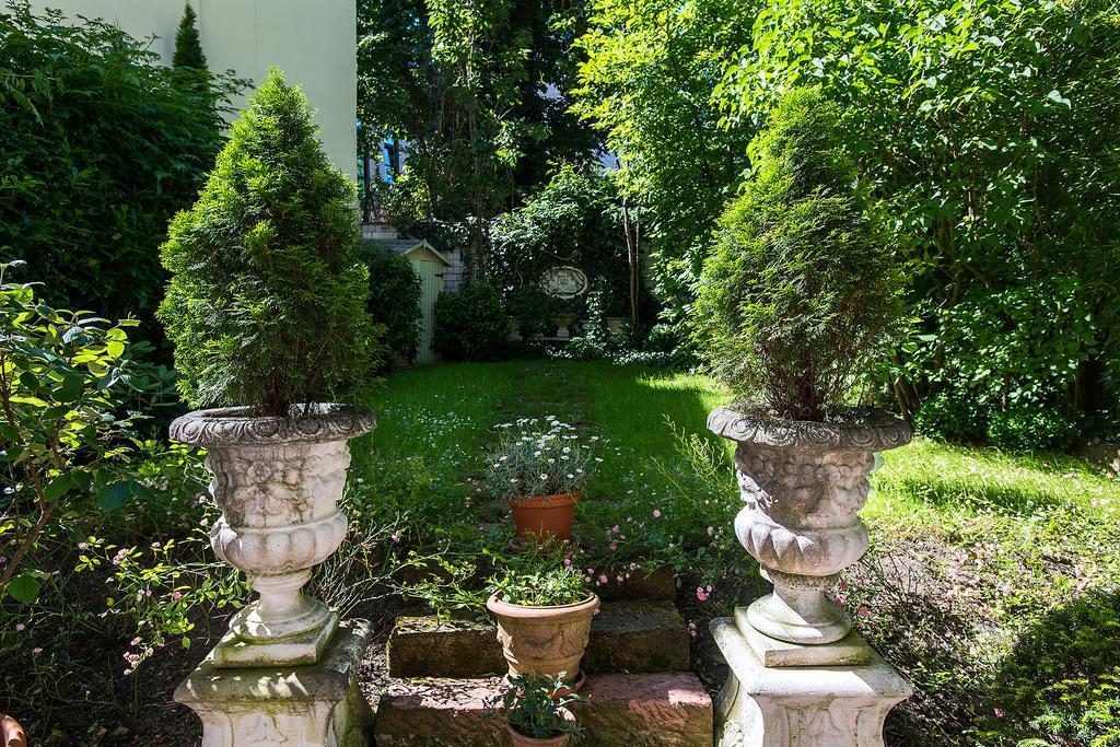 Dirazi Guesthouse & Apartments Gmbh 美因河畔法兰克福 外观 照片